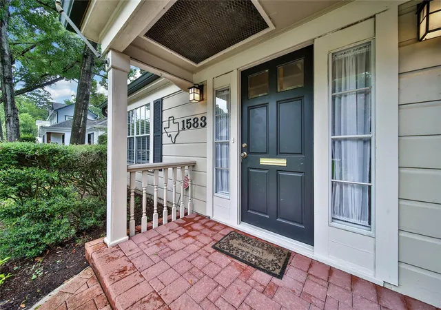 3rd image of 1583 Sue Barnett Dr, Houston, TX 77018 | MLS# 49060730