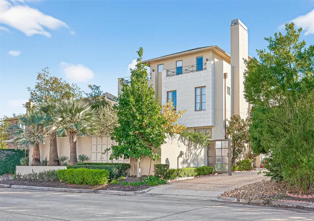 Photo 2 of Single family home for sale at 6005 Inwood Dr #A, Houston, TX 77057 | MLS# 62054213 | Listing updated on 2026-09-15