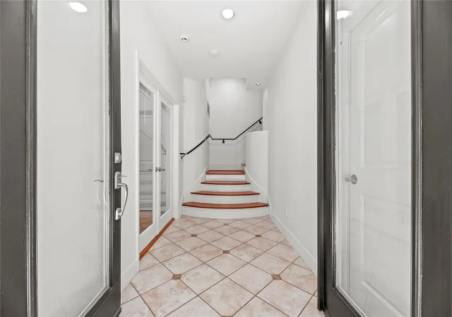 5th image of 4320 Blossom St, Houston, TX 77007 | MLS# 55043349