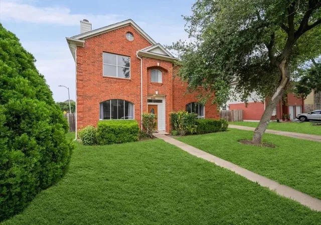 Photo 2 of Single family home for sale at 9366 Cor Oaks Ln, Houston, TX 77036 | MLS# 59483965 | Listing updated on 2026-09-06