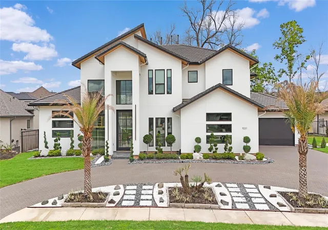 Single family home for sale at 9231 Fox Bnd Ln, Missouri City, TX 77459 | MLS# 36527743