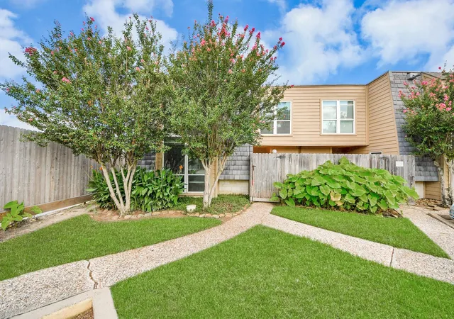 2nd image of 16120 Stuebner Airline Rd #404, Spring, TX 77379 | MLS# 41718892