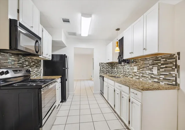 4th image of 4731 Brookston St, Houston, TX 77045 | MLS# 32444877