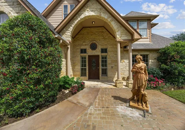 image of 2622 Muegge Rd, Rosenberg, TX 77471 | MLS# 49059551
