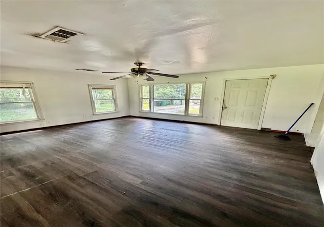 Photo 4 of Single family home for sale at 5603 Apgar St, Houston, TX 77032 | MLS# 44619418 | Listing updated on 2026-09-12