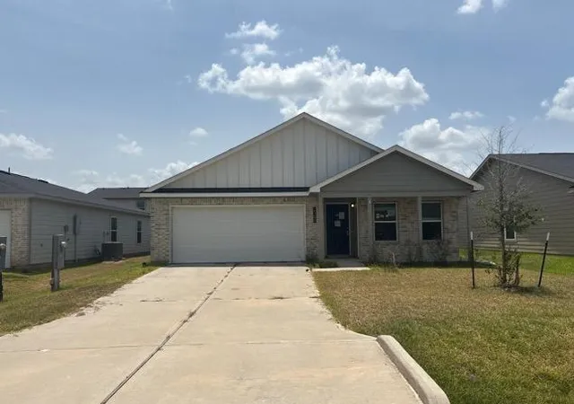 Photo 1 of Single family home for sale at 15690 Briar Forest Dr, Conroe, TX 77306 | MLS# 82156590 | Listing updated on 2026-08-21