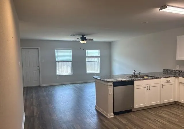 Photo 4 of Single family home for sale at 15690 Briar Forest Dr, Conroe, TX 77306 | MLS# 82156590 | Listing updated on 2026-08-21