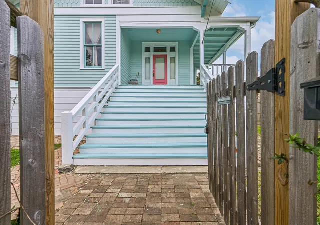 Photo 4 of Single family home for sale at 3002 Ave Q 1/2, Galveston, TX 77550 | MLS# 27198882 | Listing updated on 2026-07-24