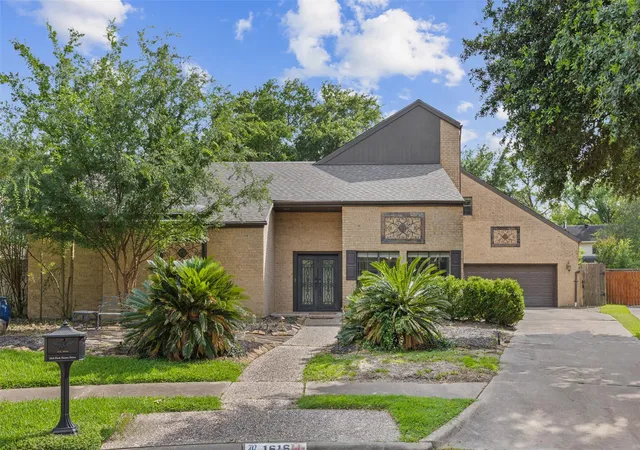 Photo 1 of Single family home for sale at 1616 Park Hvn Dr, Houston, TX 77077 | MLS# 66905220 | Listing updated on 2026-09-15
