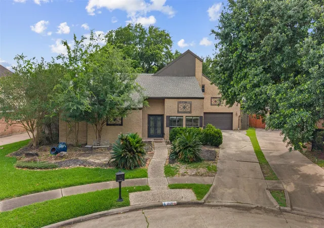Photo 2 of Single family home for sale at 1616 Park Hvn Dr, Houston, TX 77077 | MLS# 66905220 | Listing updated on 2026-09-15