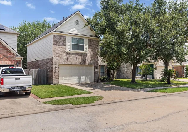 Photo 3 of Single family home for sale at 15518 Elm Leaf Pl, Cypress, TX 77429 | MLS# 92910097 | Listing updated on 2026-08-08