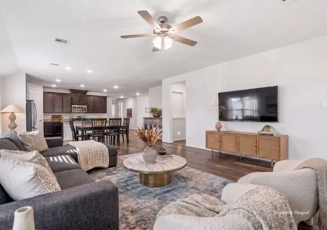 Photo 3 of Single family home for sale at 118 Violet Carson Ct, Willis, TX 77318 | MLS# 13358227 | Listing updated on 2026-10-05