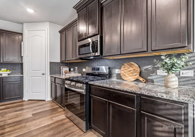 Photo 4 of Single family home for sale at 118 Violet Carson Ct, Willis, TX 77318 | MLS# 13358227 | Listing updated on 2026-10-05