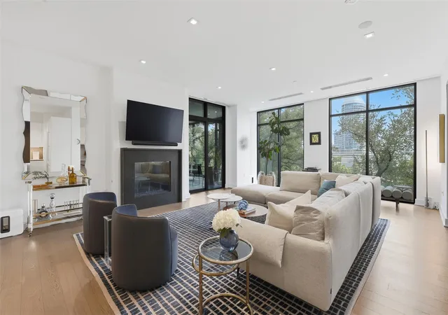 Photo 3 of Condo for sale at 2710 Steel St #405, Houston, TX 77098 | MLS# 82830973 | Listing updated on 2026-08-25