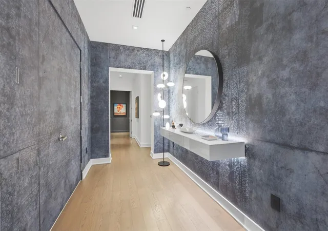 Photo 4 of Condo for sale at 2710 Steel St #405, Houston, TX 77098 | MLS# 82830973 | Listing updated on 2026-08-25