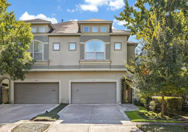 Photo 2 of Sale Pending at 1533 Nevada St, Houston, TX 77006 | MLS# 12954815 | Listing updated on 2026-09-01