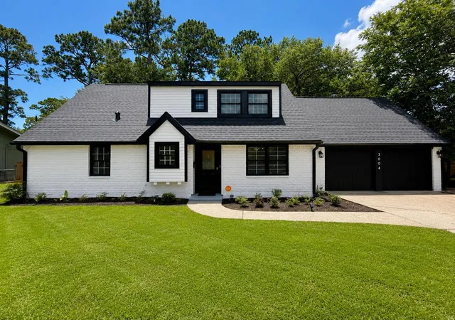 1st image of 3004 Woodland Dr, Dickinson, TX 77539 | MLS# 92613009