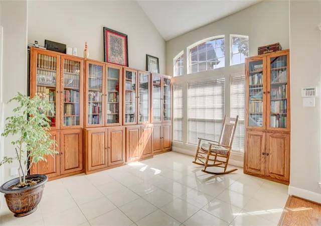 3rd image of 1505 Maple Leaf Ct, Pearland, TX 77581 | MLS# 45264094