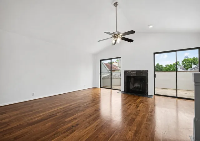 Photo 3 of Townhouse for sale at 2664 Bering Dr #2664, Houston, TX 77057 | MLS# 4791235 | Listing updated on 2026-09-22