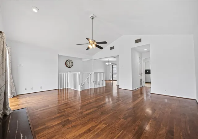 Photo 4 of Townhouse for sale at 2664 Bering Dr #2664, Houston, TX 77057 | MLS# 4791235 | Listing updated on 2026-09-22