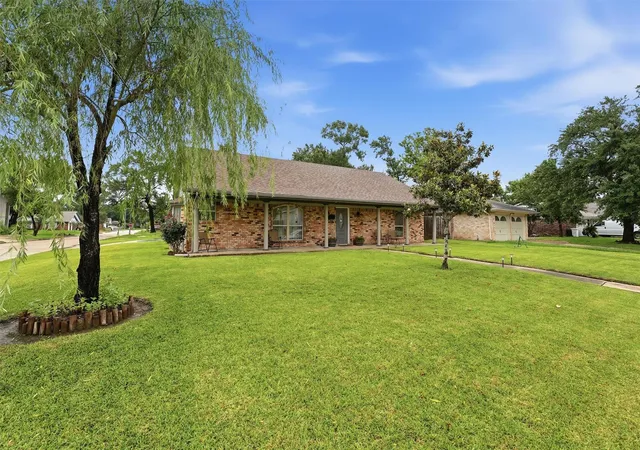 Photo 2 of Single family home for sale at 14403 Waterville Way, Houston, TX 77015 | MLS# 31606339 | Listing updated on 2026-07-17