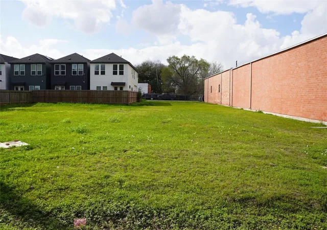 Photo 3 of Land for sale at 6310 Foster St, Houston, TX 77021 | MLS# 49383155 | Listing updated on 2026-04-14