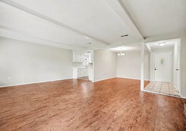 Homes for sale in Friendswood, TX | 5127 Royal Pkwy, Friendswood, TX 77546 | MLS# 94478463