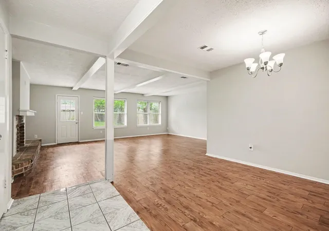 Photo 3 of Single family home for sale at 5127 Royal Pkwy, Friendswood, TX 77546 | MLS# 94478463 | Listing updated on 2026-09-10