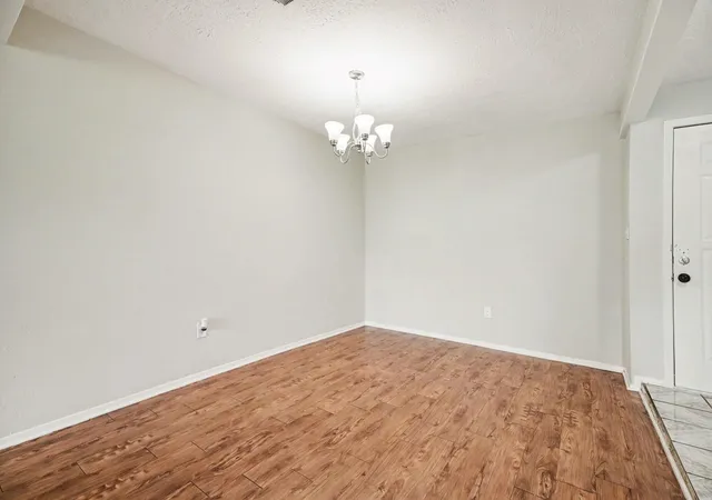 Photo 4 of Single family home for sale at 5127 Royal Pkwy, Friendswood, TX 77546 | MLS# 94478463 | Listing updated on 2026-09-10
