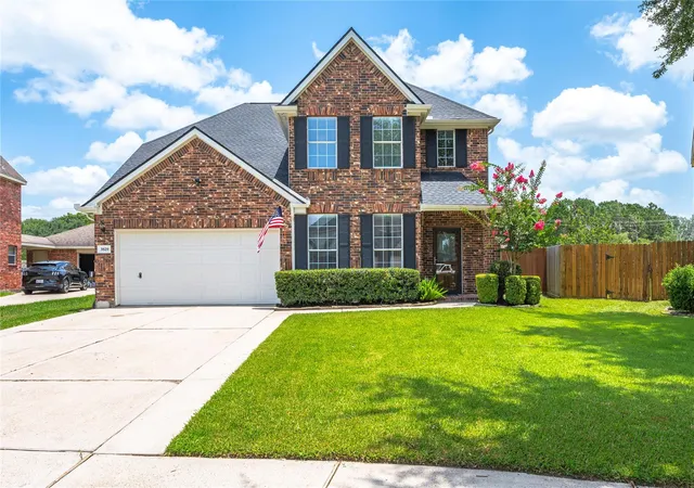 Photo 1 of Sale Pending at 3829 Houston Lake Dr, Pearland, TX 77581 | MLS# 29940906 | Listing updated on 2026-09-18