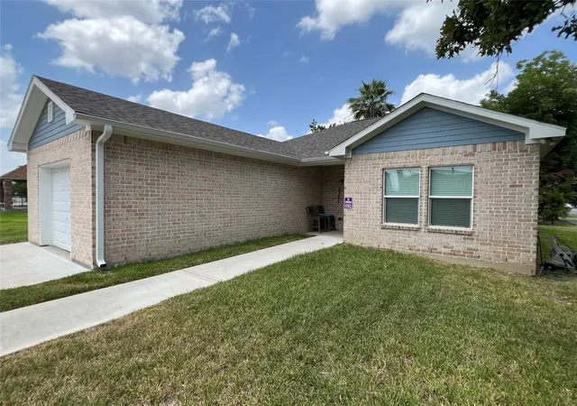 1st image of 2323 Oakdale St, Houston, TX 77004 | MLS# 55822779