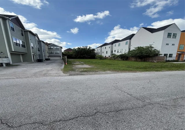 3rd image of 224 W 28Th St, Houston, TX 77008 | MLS# 65377099