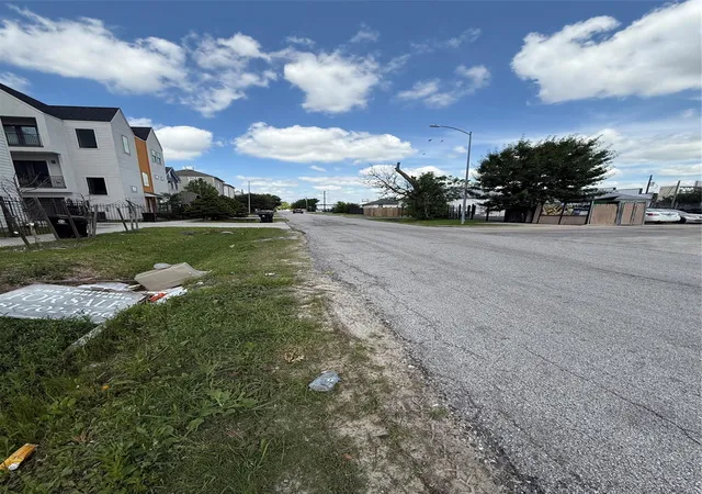 5th image of 224 W 28Th St, Houston, TX 77008 | MLS# 65377099