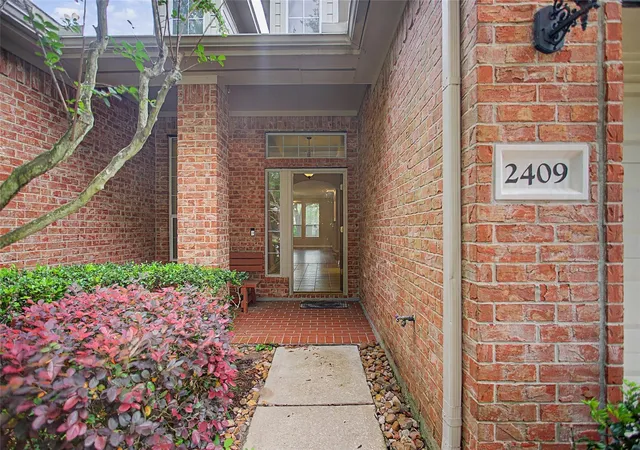 2nd image of 2409 S Venice Dr, Pearland, TX 77581 | MLS# 40512101