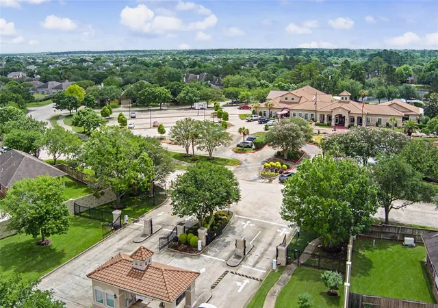32nd image of 2409 S Venice Dr, Pearland, TX 77581 | MLS# 40512101
