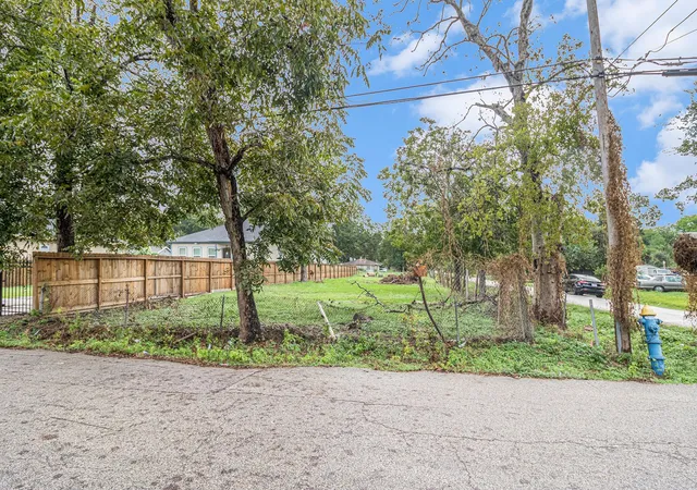 Photo 1 of Land for sale at 700 Rosie St, Houston, TX 77091 | MLS# 76239156 | Listing updated on 2026-06-19