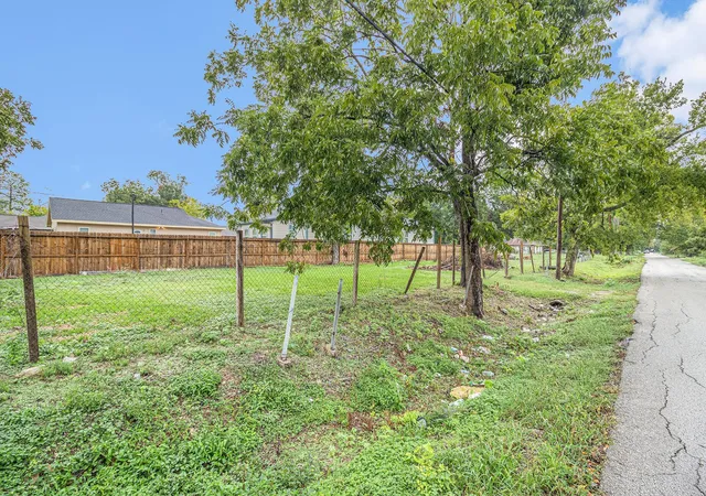 Photo 3 of Land for sale at 700 Rosie St, Houston, TX 77091 | MLS# 76239156 | Listing updated on 2026-06-19