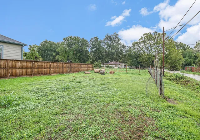 Photo 3 of Land for sale at 700 Rosie St, Houston, TX 77091 | MLS# 76239156 | Listing updated on 2026-06-19