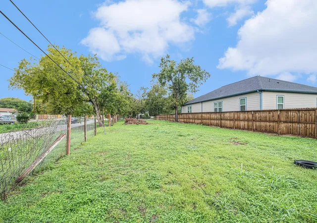 Photo 4 of Land for sale at 700 Rosie St, Houston, TX 77091 | MLS# 76239156 | Listing updated on 2026-06-19