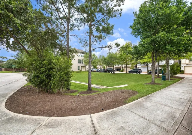 22nd image of 1702 Oak Leaf Pass Dr, Houston, TX 77055 | MLS# 88013670