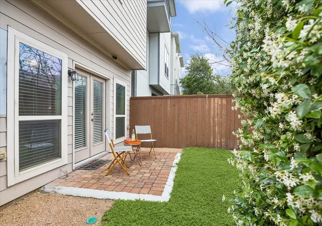Photo 3 of Single family home for sale at 1702 Oak Leaf Pass Dr, Houston, TX 77055 | MLS# 88013670 | Listing updated on 2026-08-14