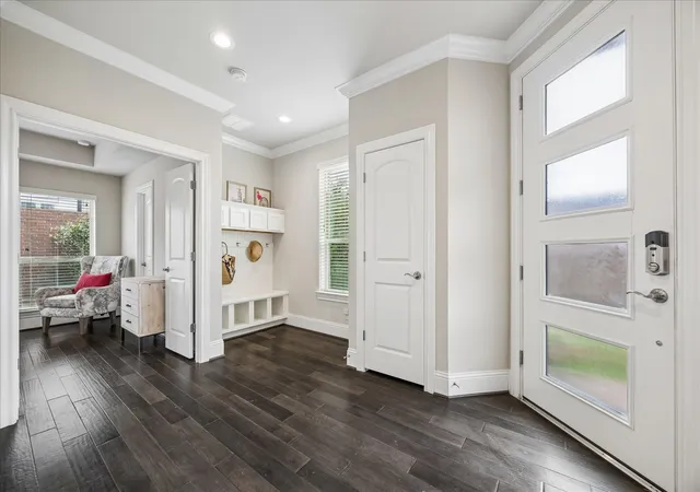 Photo 3 of Single family home for sale at 1702 Oak Leaf Pass Dr, Houston, TX 77055 | MLS# 88013670 | Listing updated on 2026-08-14