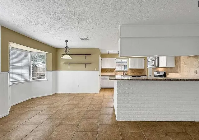 5th image of 9611 Crail Dr, Spring, TX 77379 | MLS# 13064850