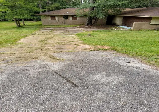 2nd image of 911 Shore Shadow Dr, Huffman, TX 77336 | MLS# 68629808
