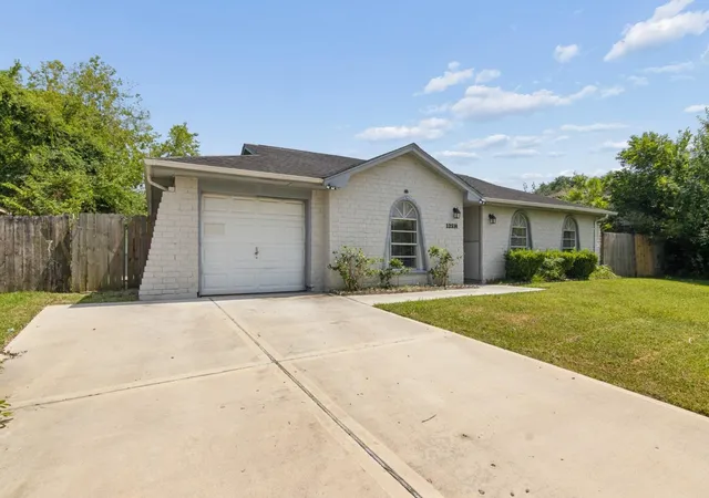 Photo 3 of Single family home for sale at 12514 Gotham Dr, Houston, TX 77089 | MLS# 66402384 | Listing updated on 2026-08-20