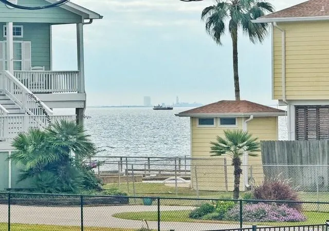 14th image of 1112 7th St, Dickinson, TX 77539 | MLS# 10146023