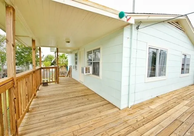 2nd image of 1112 7th St, Dickinson, TX 77539 | MLS# 10146023