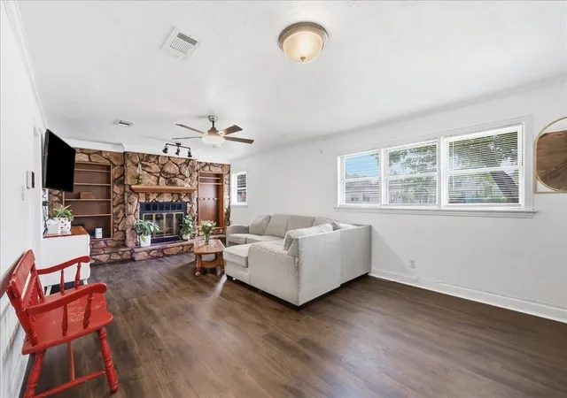 Photo 3 of Single family home for sale at 711 S 6th Street, Nederland, TX 77627 | MLS# 42061633 | Listing updated on 2026-09-21