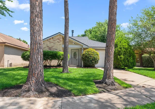 3rd image of 19414 Cypress Bay Ct, Katy, TX 77449 | MLS# 55409272