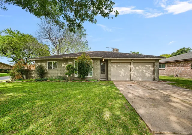 Homes for sale in Houston, TX | 6230 Knollwest Dr, Houston, TX 77072 | MLS# 70683182